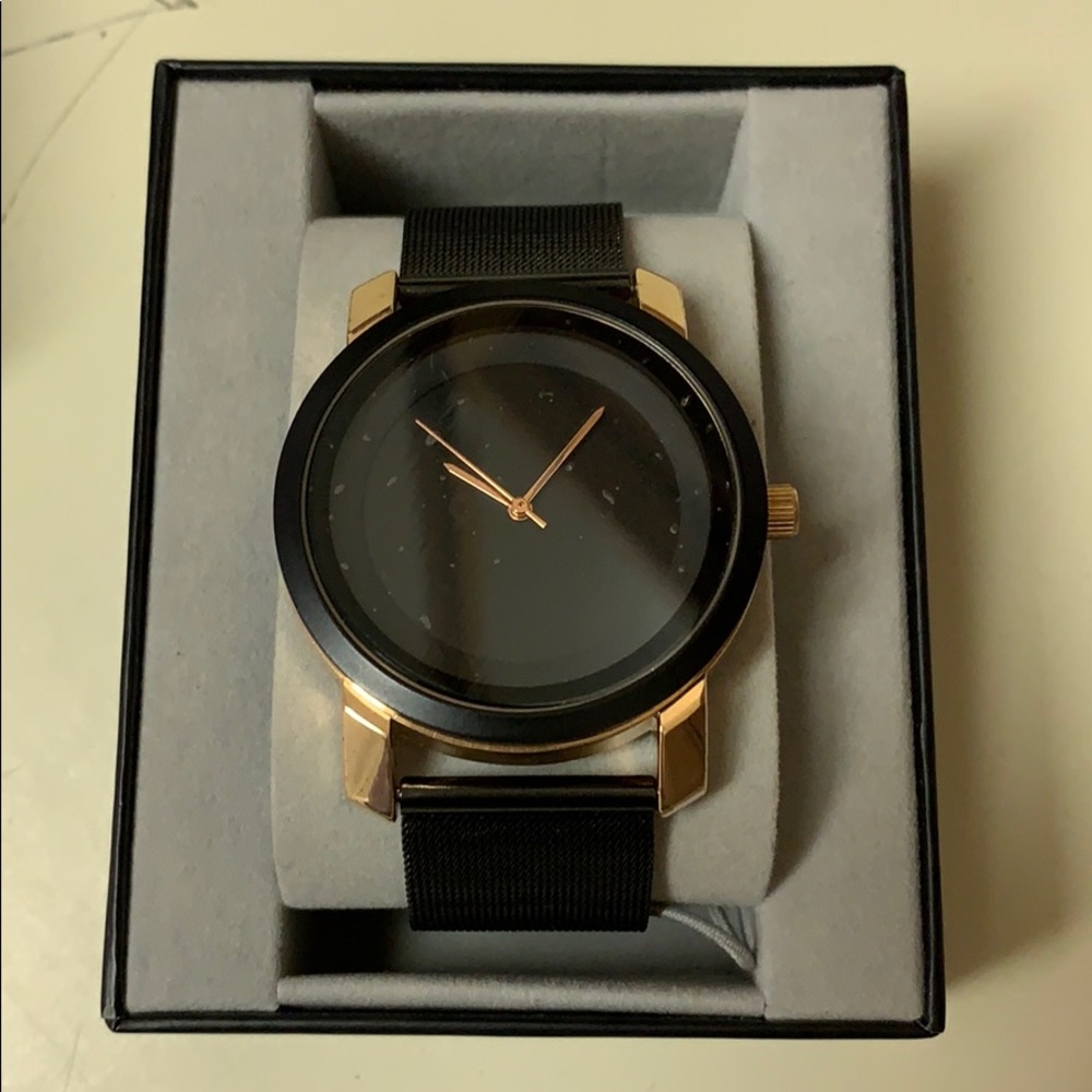 Watch - Picture 2 of 3